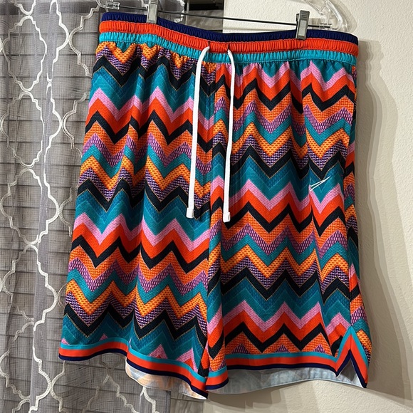 Nike Other - Nike Futura Exploration Series DNA Chevron print shorts 3x